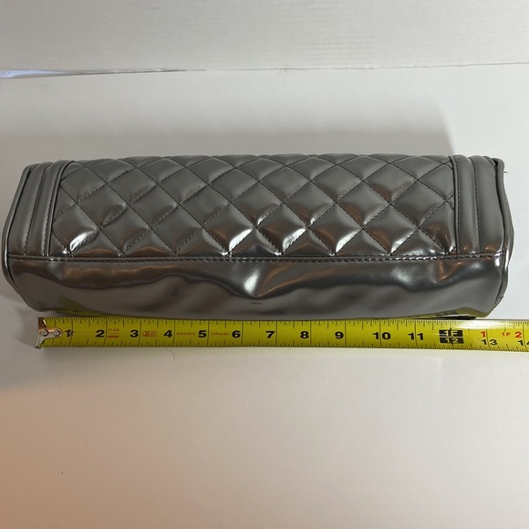 Bio-ionic Iron Clutch - Picture 4 of 7